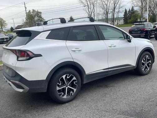 Glacial White Pearl 2024 Kia Sportage EX