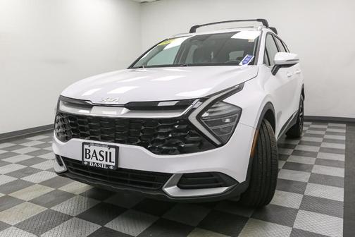 Glacial White Pearl 2024 Kia Sportage EX