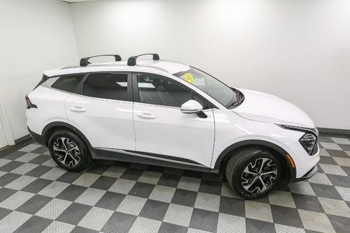 Glacial White Pearl 2024 Kia Sportage EX