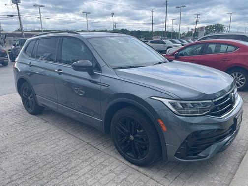 2022 Volkswagen Tiguan 2.0T SE R-Line Black