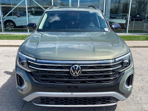 Avocado Green Pearl 2025 Volkswagen Atlas 2.0T Peak Edition