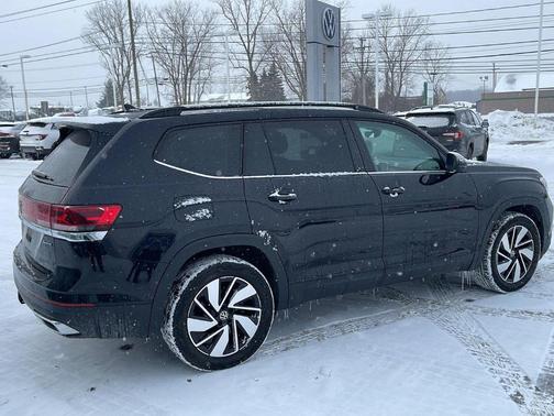 2025 Volkswagen Atlas 2.0T SE