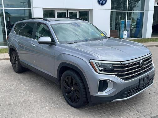 Silver Bird Metallic 2024 Volkswagen Atlas 2.0T SE