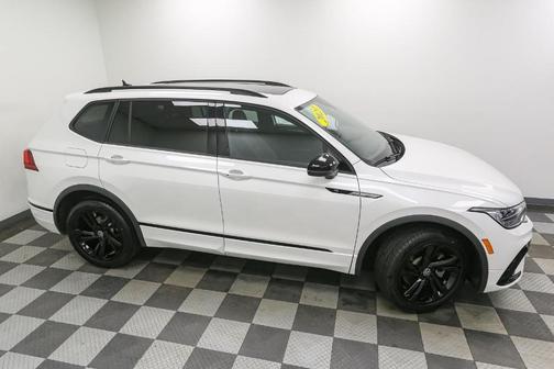 2023 Volkswagen Tiguan 2.0T SE R-Line Black