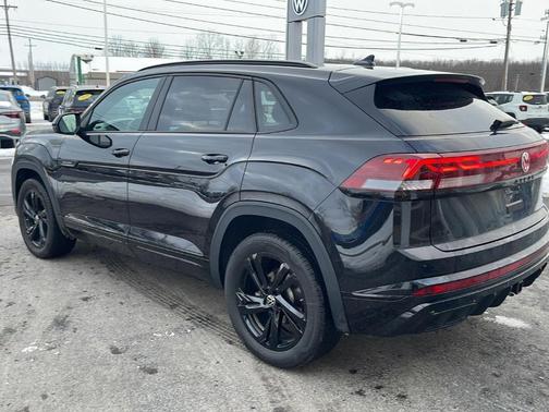2025 Volkswagen Atlas Cross Sport 2.0T SEL R-Line Black