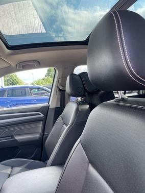 2022 Volkswagen Atlas 3.6L SE w/Technology