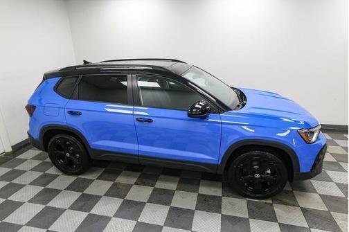2025 Volkswagen Taos 1.5T SE Black