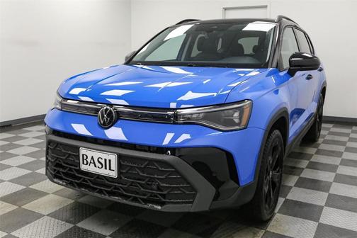 2025 Volkswagen Taos 1.5T SE Black