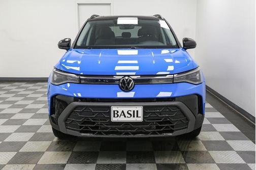 2025 Volkswagen Taos 1.5T SE Black