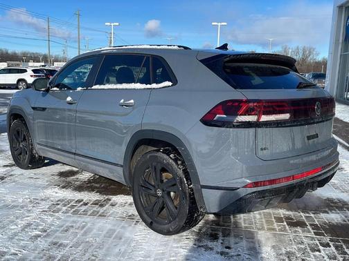 2025 Volkswagen Atlas Cross Sport 2.0T SEL R-Line Black