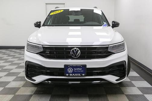 2023 Volkswagen Tiguan 2.0T SE R-Line Black