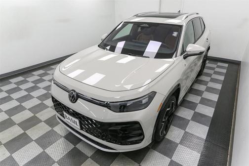 2026 Volkswagen Tiguan 2.0T SEL