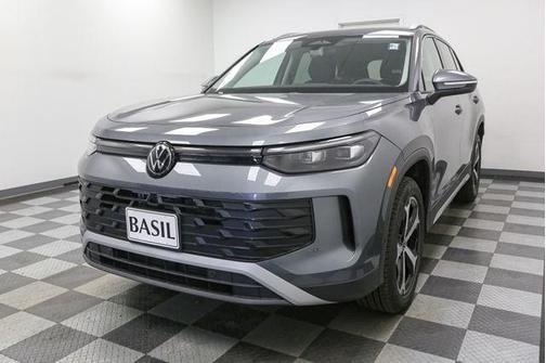 2025 Volkswagen Tiguan 2.0T SE