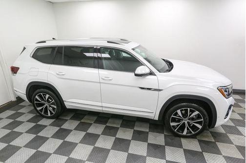 2025 Volkswagen Atlas 2.0T SEL Premium R-Line