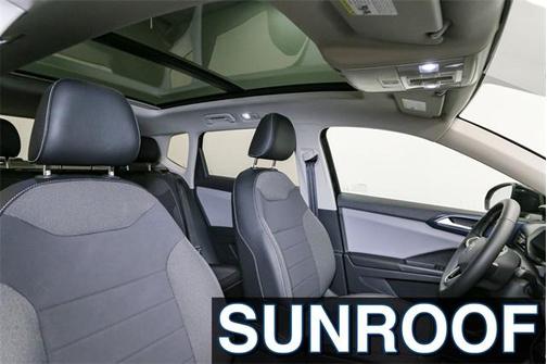 Photo 5 of 32 of 2022 Volkswagen Taos 1.5T SE