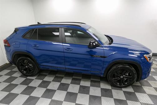 2026 Volkswagen Atlas Cross Sport 2.0T SEL R-Line Black