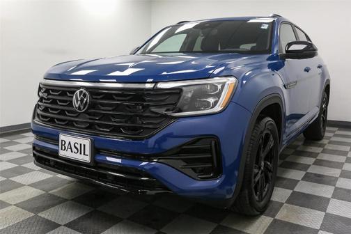 2026 Volkswagen Atlas Cross Sport 2.0T SEL R-Line Black