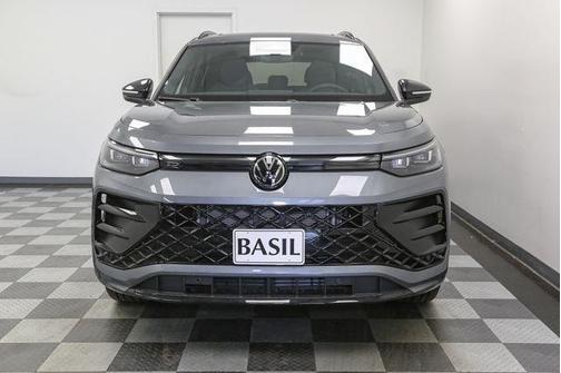2025 Volkswagen Tiguan 2.0T SE R-Line Black