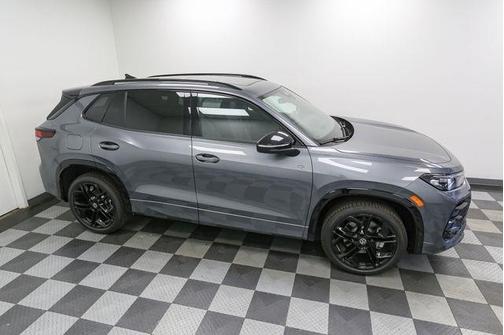 2025 Volkswagen Tiguan 2.0T SE R-Line Black
