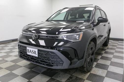 2025 Volkswagen Taos 1.5T SE Black