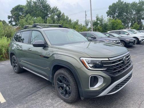2024 Volkswagen Atlas 2.0T Peak Edition SE w/Technology