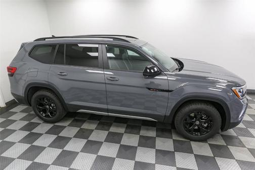 2025 Volkswagen Atlas 2.0T Peak Edition