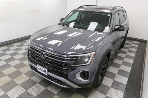 Pure Gray 2026 Volkswagen Atlas 2.0T Peak Edition