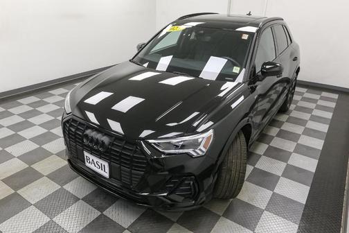 Mythos Black Metallic 2025 Audi Q3 45 S line Premium