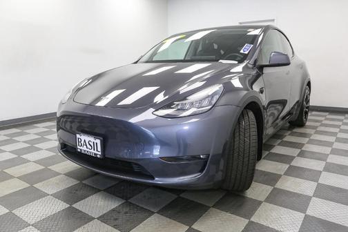 Midnight Silver Metallic 2021 Tesla Model Y Long Range