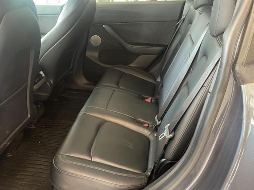 Midnight Silver Metallic 2021 Tesla Model Y Long Range