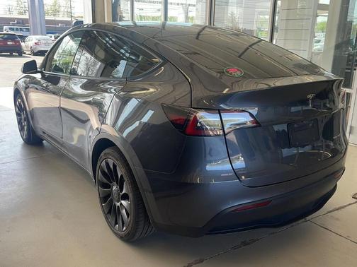 Midnight Silver Metallic 2021 Tesla Model Y Long Range