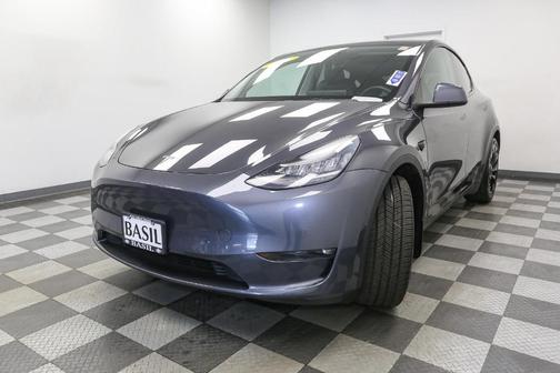 Midnight Silver Metallic 2021 Tesla Model Y Long Range