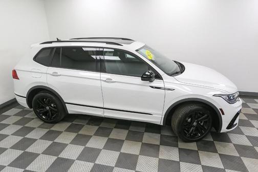 Opal White Pearl Effect 2024 Volkswagen Tiguan 2.0T SE R-Line Black