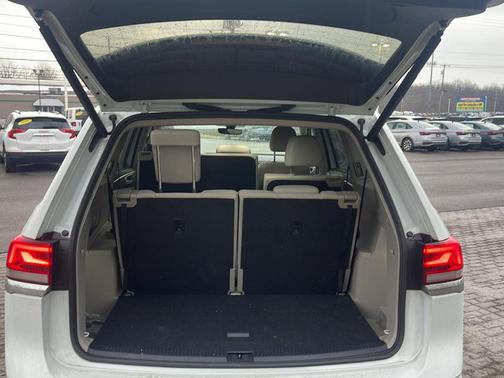 2025 Volkswagen Atlas 2.0T SE