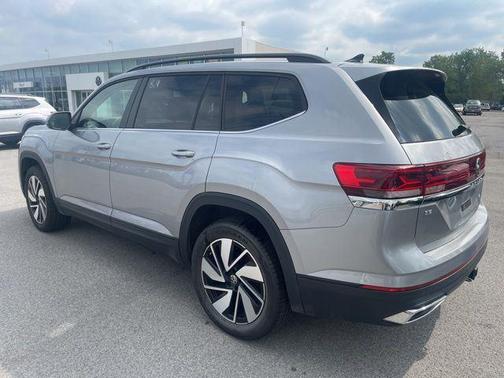 2025 Volkswagen Atlas 2.0T SE