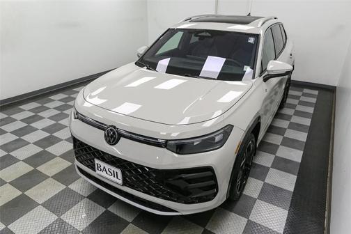 2026 Volkswagen Tiguan 2.0T SEL R-Line Turbo