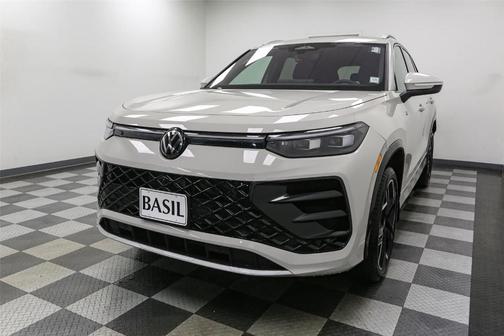 2026 Volkswagen Tiguan 2.0T SEL R-Line Turbo