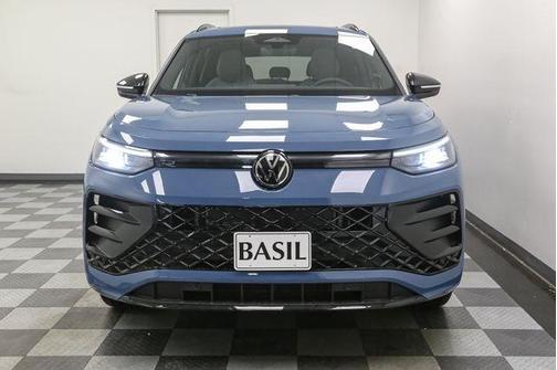 2025 Volkswagen Tiguan 2.0T SE R-Line Black