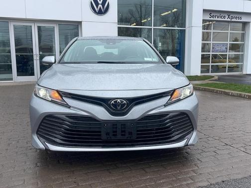 Celestial Silver Metallic 2019 Toyota Camry LE