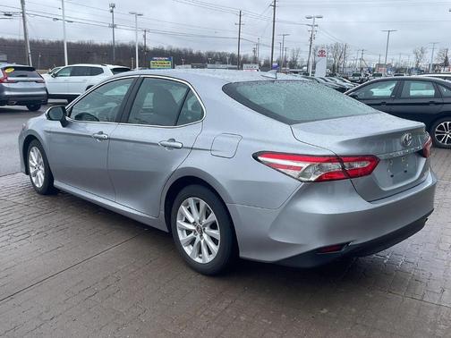 Celestial Silver Metallic 2019 Toyota Camry LE