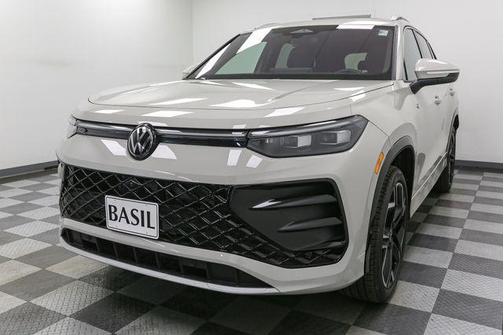 2025 Volkswagen Tiguan 2.0T SEL R-Line