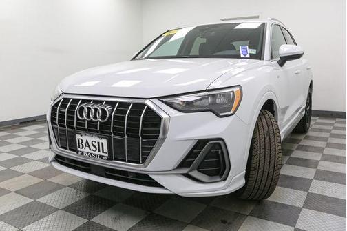 2022 Audi Q3 45 S line Premium