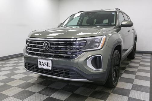 Avocado Green Pearl 2026 Volkswagen Atlas 2.0T SE W/TECHNOLOGY