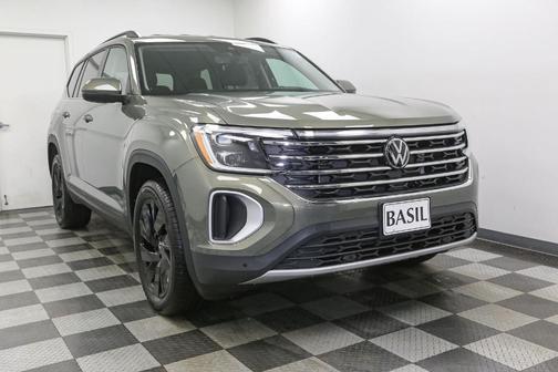 Avocado Green Pearl 2026 Volkswagen Atlas 2.0T SE W/TECHNOLOGY