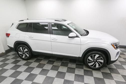 Opal White Pearl 2026 Volkswagen Atlas 2.0T SEL