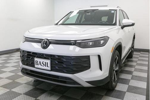 2025 Volkswagen Tiguan 2.0T SE