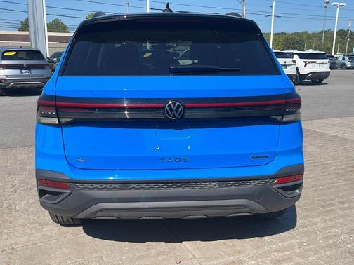2025 Volkswagen Taos 1.5T SE Black