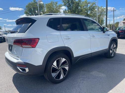 2024 Volkswagen Taos 1.5T SE