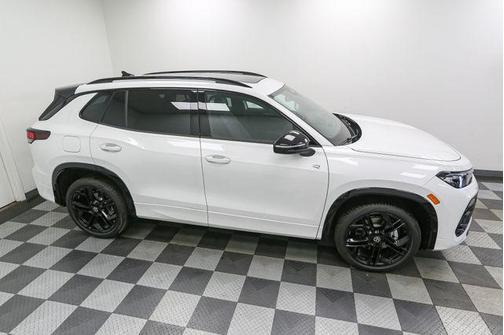 2025 Volkswagen Tiguan 2.0T SE R-Line Black
