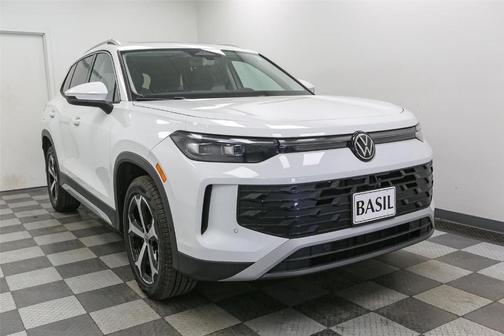 2025 Volkswagen Tiguan 2.0T SE